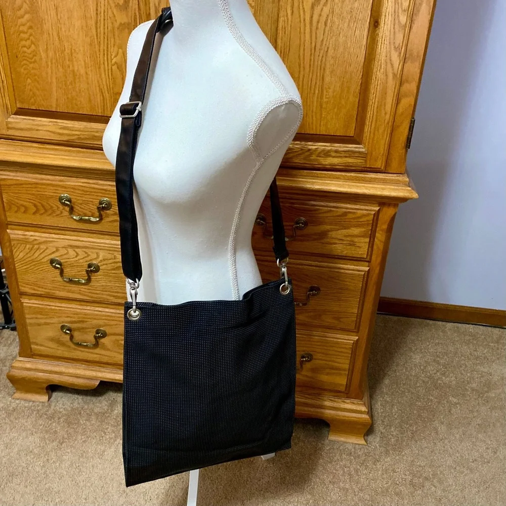 Vintage Urban Oxide UO2 Black Rubber Crossbody Bag Techwear Y2K Messenger Pouch
